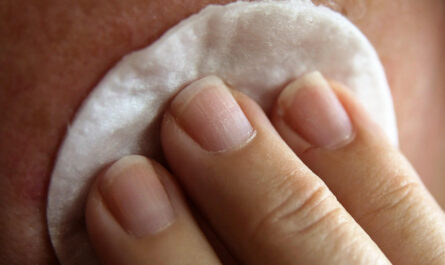 Jak wybrać najlepszy płyn micelarny do demakijażu twarzy i codziennej pielęgnacji?